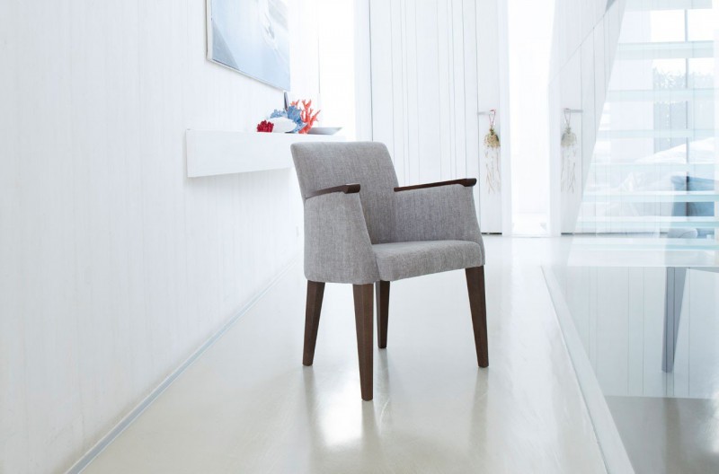 Fama Betty Armchair