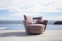 Fama MyNest Armchair